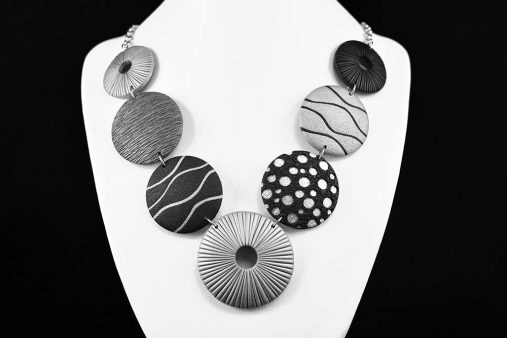 ročno izdelana verižica siva srebrna Krone - Unika Nakit ročno izdelana verižica siva srebrna Krone - Unika Nakit