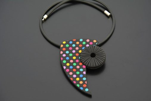 modna unikatna verižica Pisana Pika - Unika Nakit