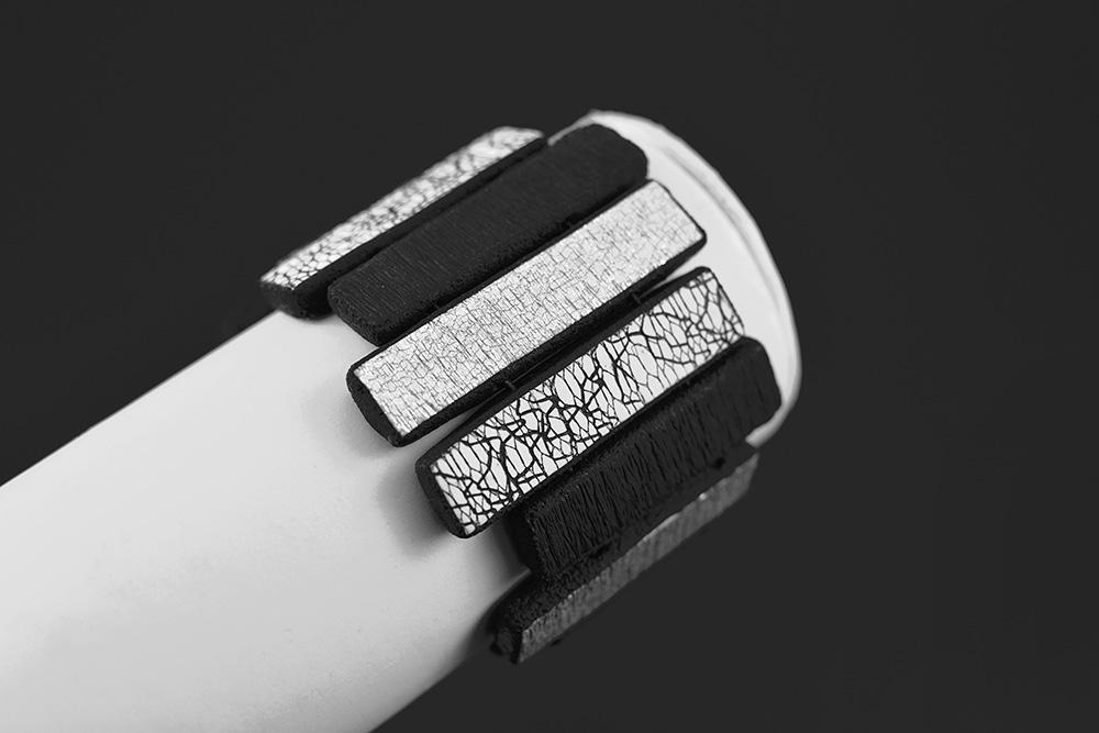 elegantna zapestnica črno bela siva + Unika Nakit