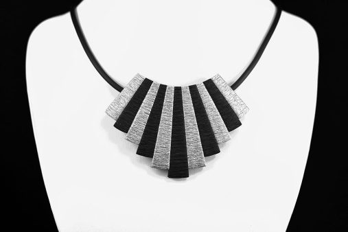 elegant verižica srebrna črna - Unika Nakit