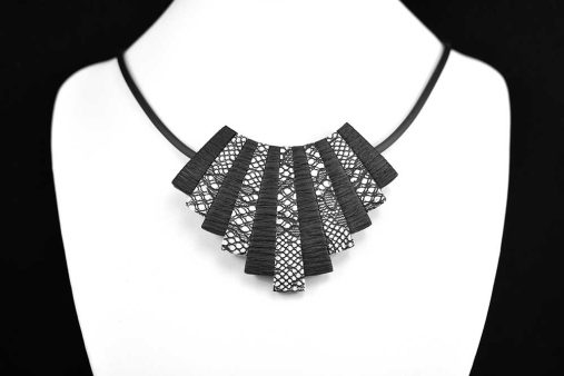 elegant verižica črna bela čipka unikat - Unika Nakit