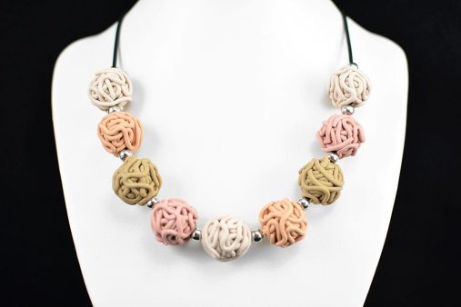 unikatna verižica roza bež Kroglice - Unika Nakit unikatna verižica roza bež Kroglice - Unika Nakit