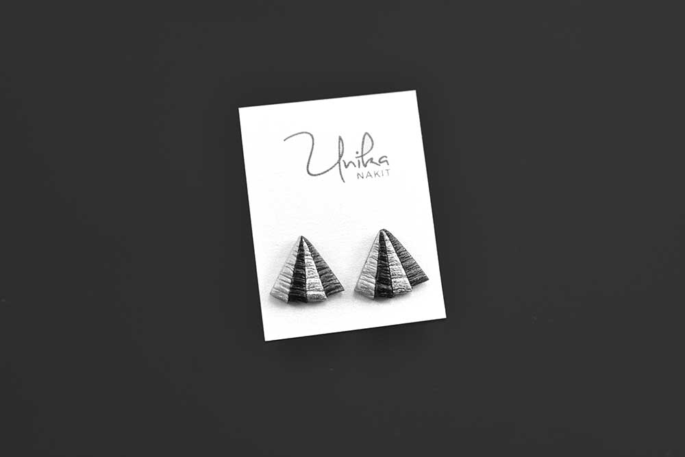 unikatni srebrni črni uhani mali Unial - Unika Nakit