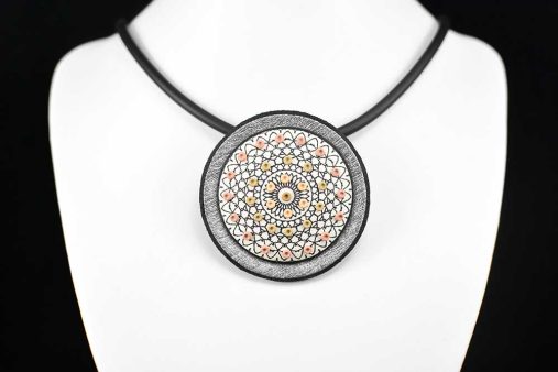 Roza bež ogrlica Mandala - unikatna verižica roza bež Mandala - Unika Nakit