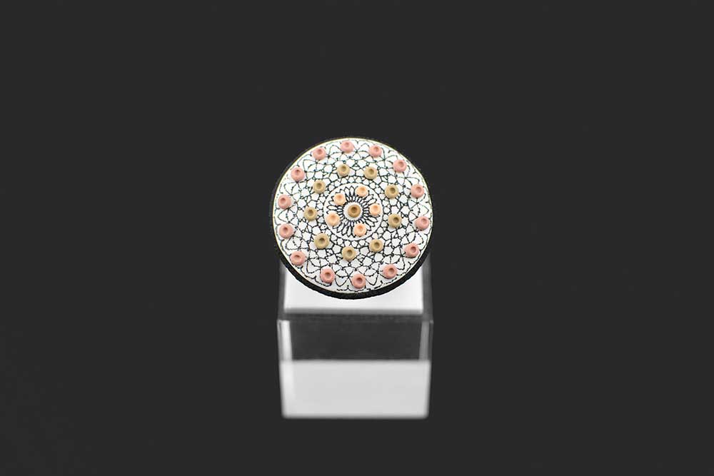 Ročno izdelan roza bež prstan Mandala - Unika Nakit