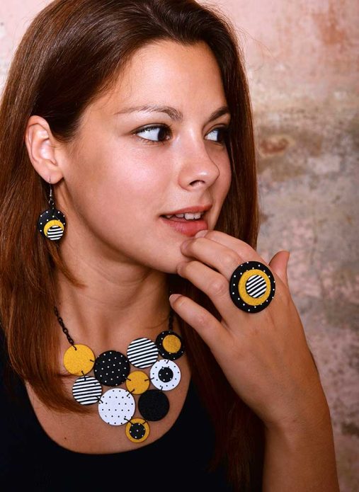 Ročno izdelan unikatni nakit - rumeni komplet Pika Plast - Unika Nakit