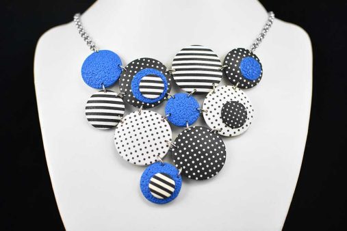 ročno izdelana unikatna verižica modra Pika Plast - Unika Nakit