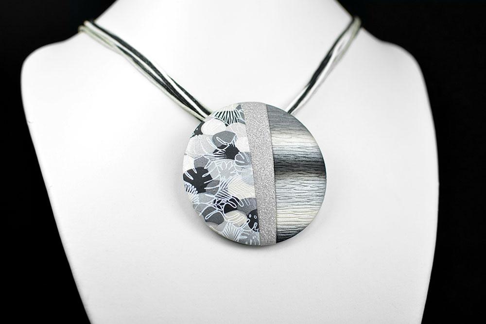 črno bela verižica - ročno delo + Unika Nakit