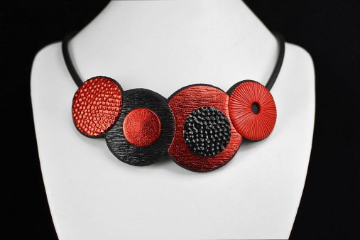 unikatna verižica rdeča elegantna Brilla - Unika Nakit